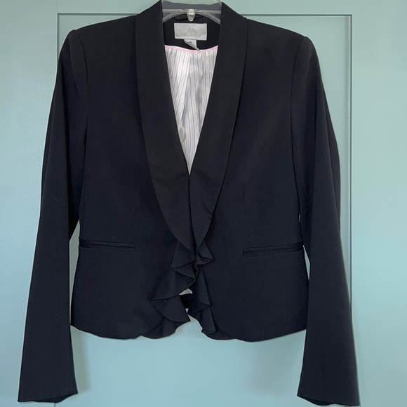 H&M Jackets & Blazers - H&M Black Blazer Ruffled Lower & Lining is white w/ pink & black pinstripe’s
